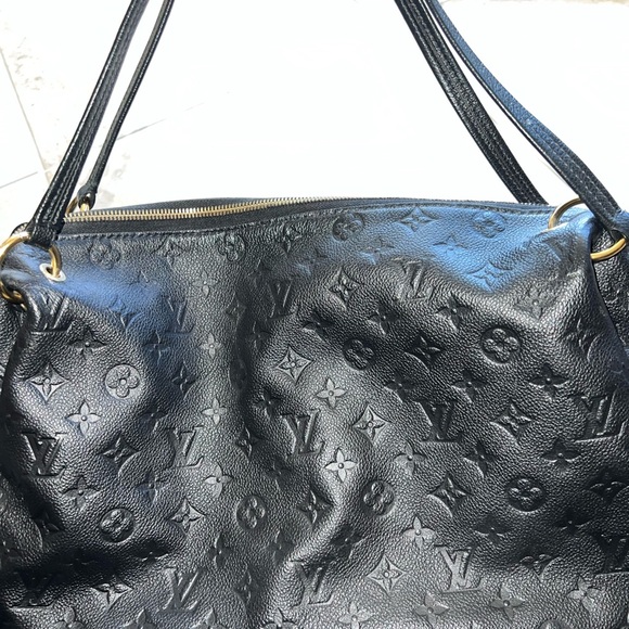 Black Louis Vuitton handbag - Picture 2 of 8